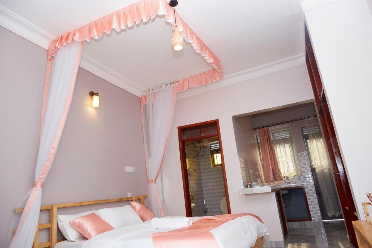 Westway Luxury Suites Mbarara Экстерьер фото