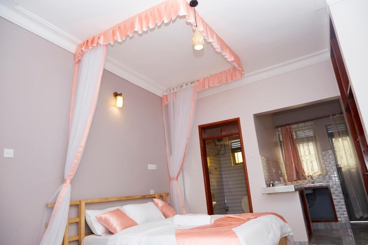 Westway Luxury Suites Mbarara Экстерьер фото